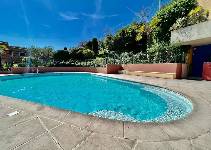 Holiday home Quiet Swimming Pool *