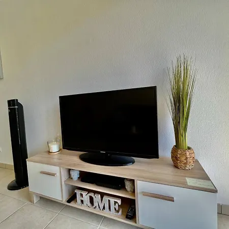 Дом отдыха Quiet Swimming Pool *