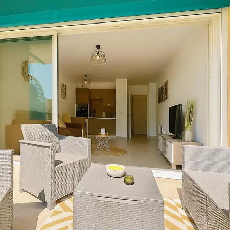 Quiet Swimming Pool *